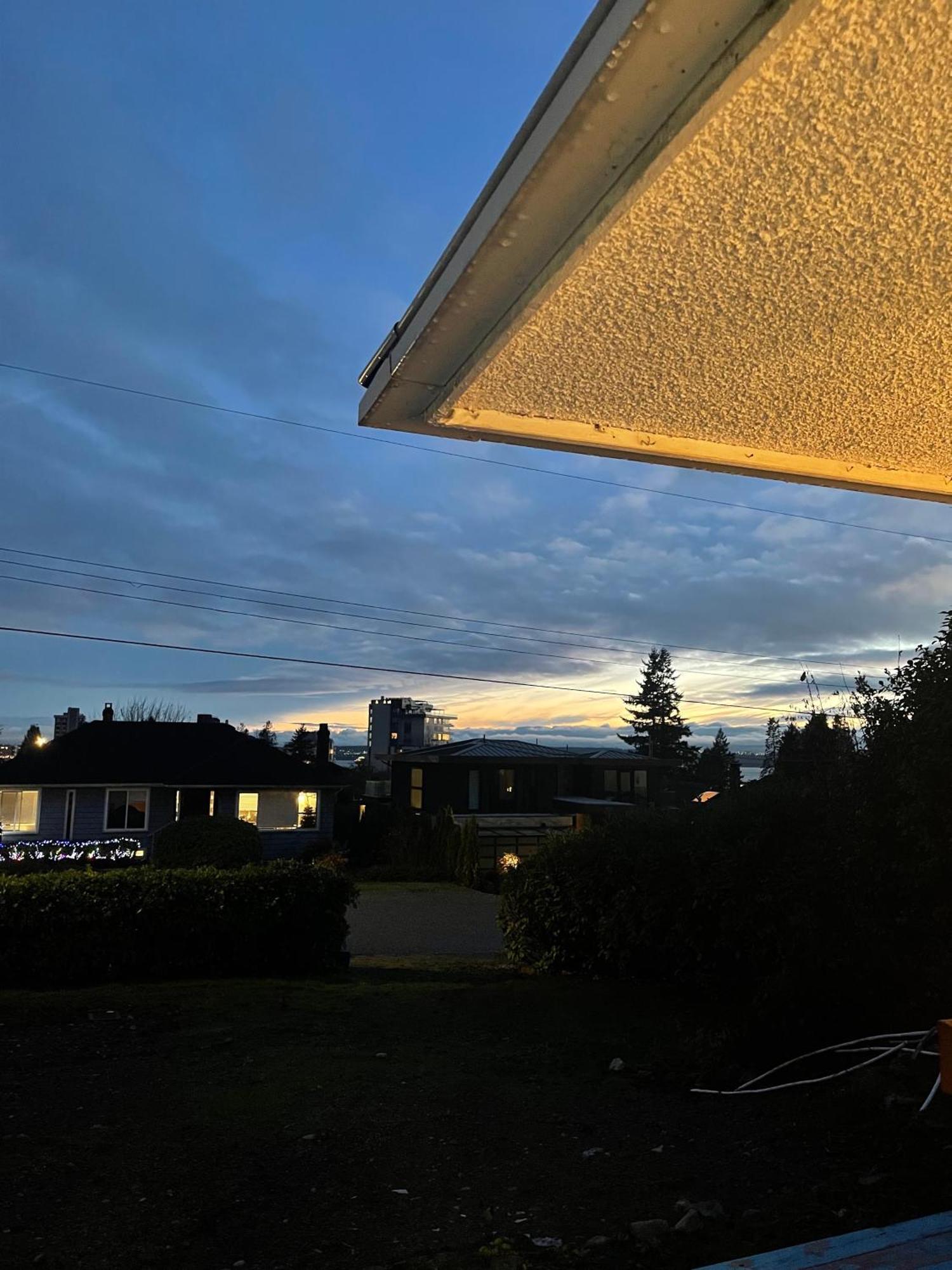 Home In West Vancouver Exterior photo